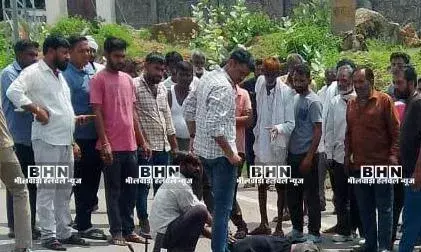 ट्रेलर ने बाइक सवार पिता-बेटे और भतीजे को  कुचला, मौके पर ही तीनों की दर्दनाक मौत