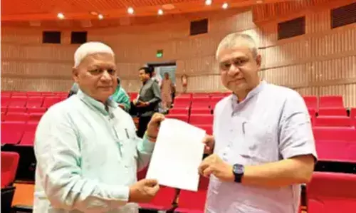 सांसद प्रयास रंग लाया, अब चेतक एक्सप्रेस में लगेंगे एलएचबी कोच, सुरक्षा होगी मजबूत सांसद प्रयास रंग लाया, अब चेतक एक्सप्रेस में लगेंगे एलएचबी कोच, सुरक्षा होगी मजबूत