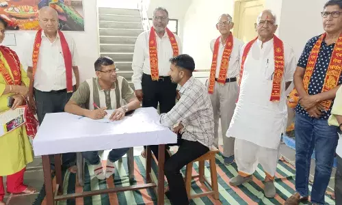 निशुल्क नेत्र जांच मोतियाबिंद ऑपरेशन एवं दंत रोग शिविर में रोगियों को दिया परामर्श निशुल्क नेत्र जांच मोतियाबिंद ऑपरेशन एवं दंत रोग शिविर में रोगियों को दिया परामर्श