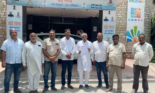 किसानों की समस्याओं को लेकर  पूर्व राज्यमंत्री के नेतृत्व में जिला कलेक्टर को ज्ञापन सौंपा