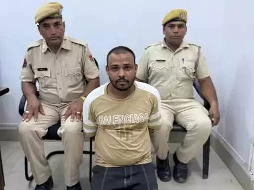 पुलिस ने मारपीट और जानलेवा हमले के मामले में फरार हिस्ट्रीशीटर को किया गिरफ्तार पुलिस ने मारपीट और जानलेवा हमले के मामले में फरार हिस्ट्रीशीटर को किया गिरफ्तार