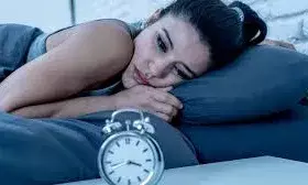 शरीर को खोखला बना देती है मैग्नीशियम की कमी, 5 संकेत दिखें तो ...