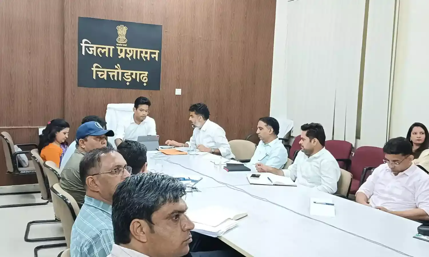 जिलेभर में होंगे जनभागीदारी से विविध आयोजन, कलक्टर ने दी जिम्मेदारियाँ