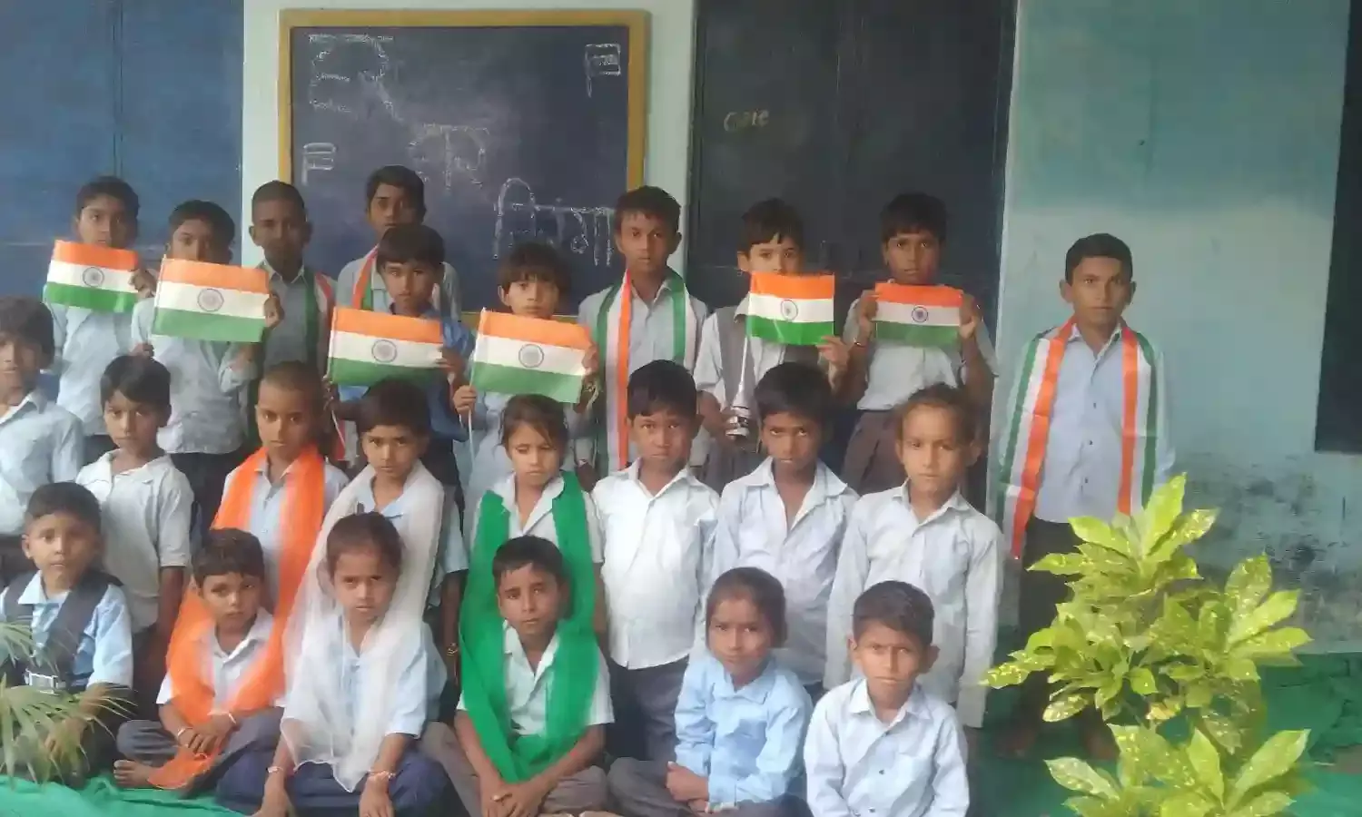 हर घर तिरंगा अभियान के तहत विद्यालयों में गतिविधियां आयोजित हर घर तिरंगा अभियान के तहत विद्यालयों में गतिविधियां आयोजित