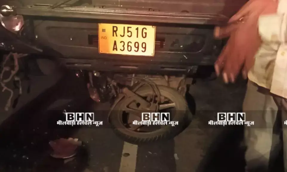 डंपर की टक्कर से बाइक सवार की मौत:एक्सीडेंट के बाद गुस्साए लोगों ने शुरू किया प्रदर्शन, स्टेट हाईवे किया जाम