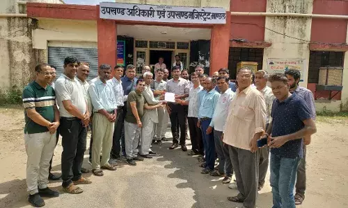 शिक्षकों ने 7 सूत्रीय मांगों को लेकर मुख्यमंत्री के नाम सौंपा ज्ञापन