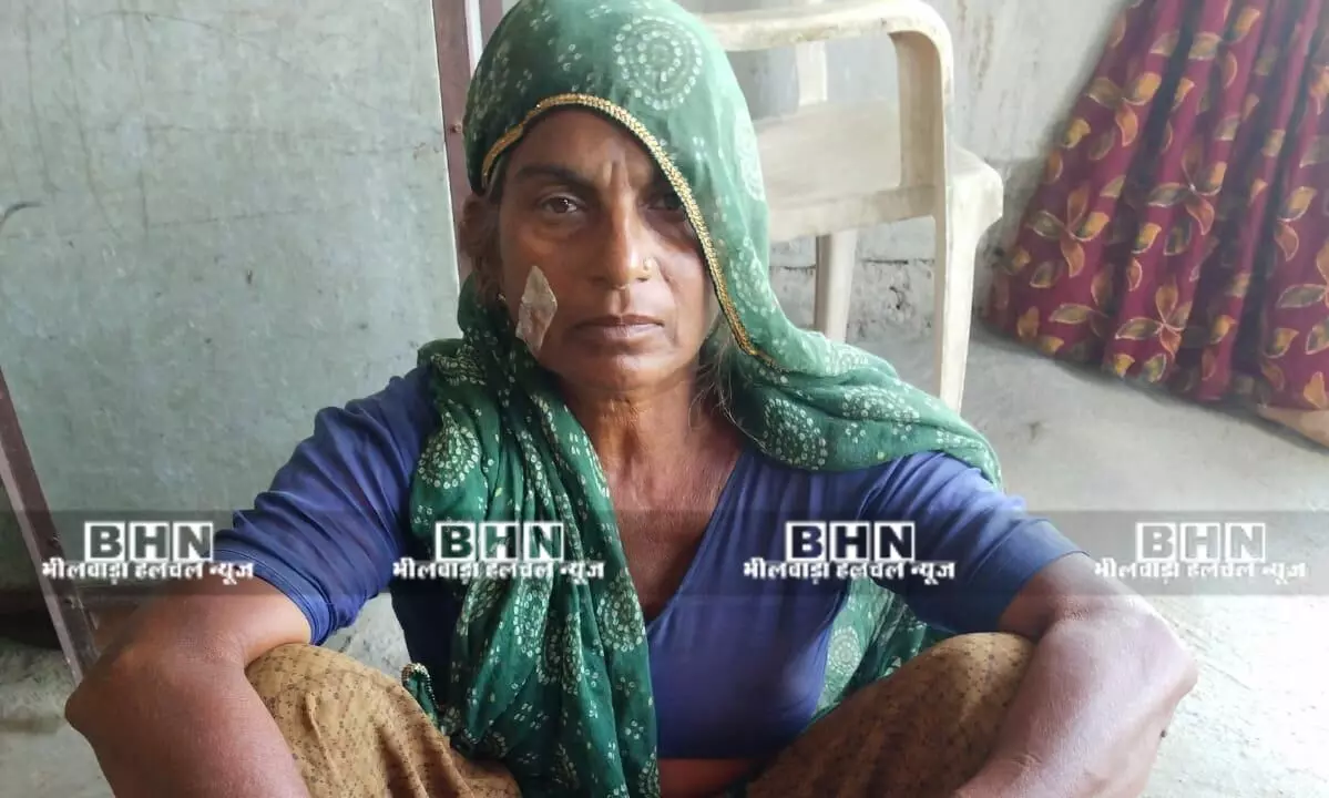 दीवार फांदकर घर में घुसे चोर, बुजुर्ग महिला से आभूषण छिनने, चाकू से किया हमला दीवार फांदकर घर में घुसे चोर, बुजुर्ग महिला से आभूषण छिनने, चाकू से किया हमला