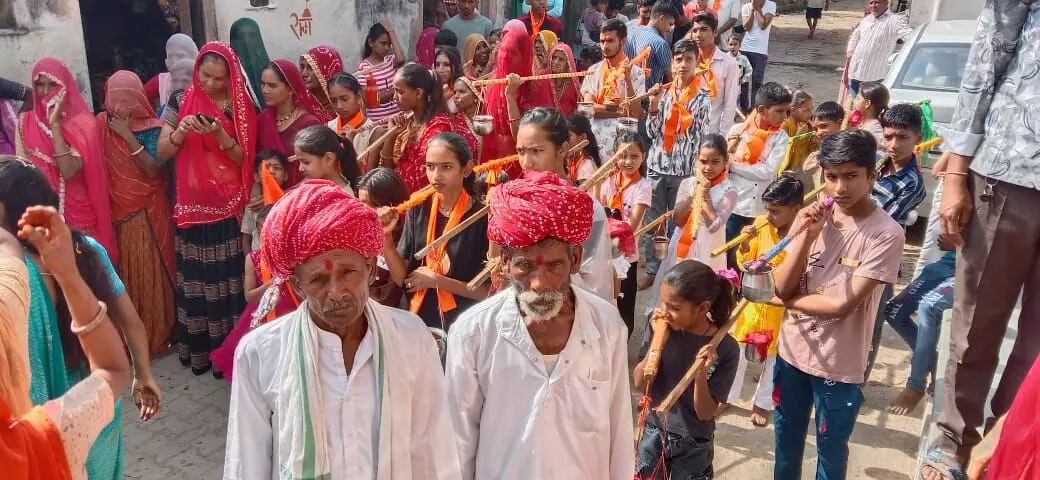 क्षेत्र में अच्छी वर्षा एवं विश्व शांति के मंगल कामना के लिए निकाली कावड़ यात्रा