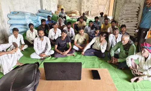 सहकारिता विभाग द्वारा सरथला जीएसएस मैं लैपटॉप वीडियोज के माध्यम से दिया गया प्रशिक्षण