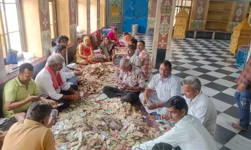 सिंगोली चारभुजानाथ दान पात्र खुला, 28.75 लाख की राशि निकली सिंगोली चारभुजानाथ दान पात्र खुला, 28.75 लाख की राशि निकली