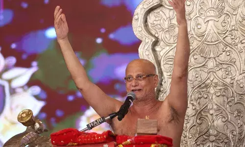 दीपक ना बन सको कोई बात नहीं, एक छोटी सी अगरबत्ती बन जाओ और इस जगत को महका कर चले जाओ : राष्ट्रसंत पुलक सागर
