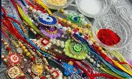 रक्षाबंधन में इन रंगों की राखी से बचें, भाइयों के जीवन में ला सकता है दुर्भाग्य रक्षाबंधन में इन रंगों की राखी से बचें, भाइयों के जीवन में ला सकता है दुर्भाग्य