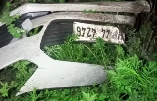 चंबा में भीषण सड़क हादसा: गहरी खाई में गिरी कार, छह लोगों की मौत चंबा में भीषण सड़क हादसा: गहरी खाई में गिरी कार, छह लोगों की मौत