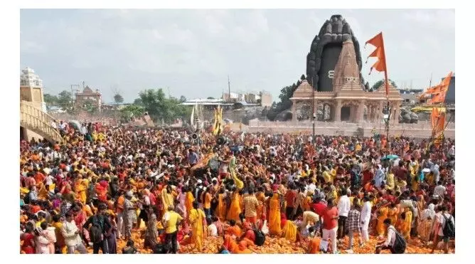 सीहोर के कुबेरेश्वर धाम में तीन दिन में सात की मौतें, आयोजकों पर कोई कार्रवाई नहीं सीहोर के कुबेरेश्वर धाम में तीन दिन में सात की मौतें, आयोजकों पर कोई कार्रवाई नहीं