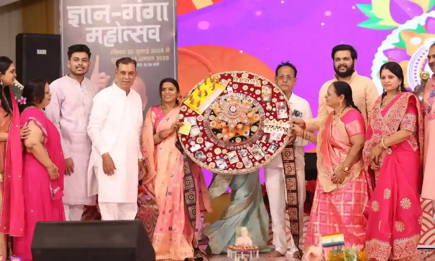 अंग्रेजी कैलेंडर में सिर्फ एक साल नया होता है, हिन्दू पंचांग में हर दिन एक त्यौहार होता है - राष्ट्रसंत पुलक सागर