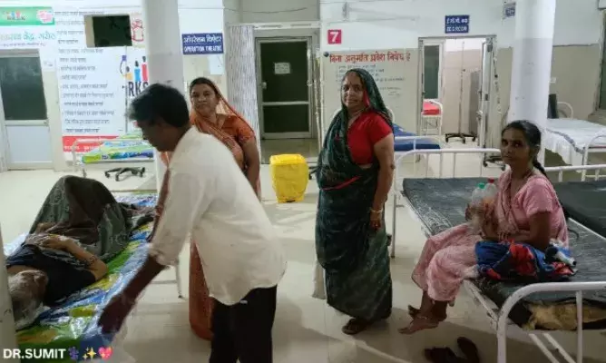 रक्षा बंधन पर मावे के लड्डू खाने के बाद एक ही परिवार के 9 लोग  पड़े बीमार