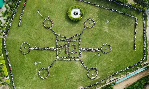 बच्चों ने अनोखे अंदाज में मनाया रक्षाबंधन