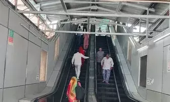 भीलवाड़ा स्टेशन पर स्वचालित सीढ़ियां अधिकतर समय बंद, यात्रियों को हो रही परेशानी भीलवाड़ा स्टेशन पर स्वचालित सीढ़ियां अधिकतर समय बंद, यात्रियों को हो रही परेशानी