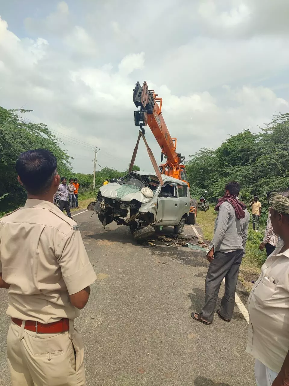 गुलाबपुरा: अनियंत्रित कार गहरे खड्डे में गिरी, हरियाणा के 7 लोग घायल