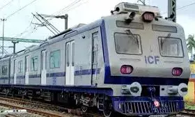 बंगाल में शुरू हुई पहली एसी लोकल ट्रेन