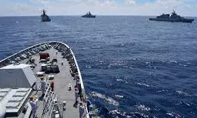 अरब सागर में भारत और पाक नौसेना का अलग-अलग सैन्य अभ्यास