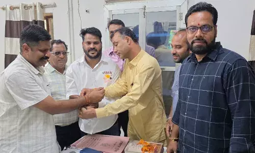 भाजपा कार्यकर्ताओं ने चिकित्सा कर्मियों एवं पुलिस कर्मियों के साथ मनाया रक्षाबंधन पर्व भाजपा कार्यकर्ताओं ने चिकित्सा कर्मियों एवं पुलिस कर्मियों के साथ मनाया रक्षाबंधन पर्व