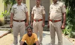 करेड़ा में ज्वेलरी शॉप से सोने के गहने चोरी करने वाला शातिर गिरफ्तार