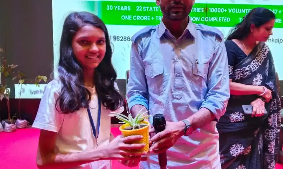 कुमावत को किया सम्मानित कुमावत को किया सम्मानित