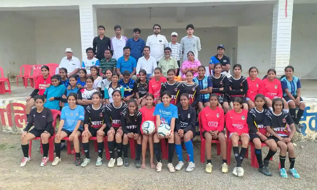 जिला फुटबॉल संघ सीनियर गर्ल्स टीम की ट्रायल सम्पन्न जिला फुटबॉल संघ सीनियर गर्ल्स टीम की ट्रायल सम्पन्न