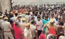 डबोक में 8 साल की बच्ची से रेप के बाद बवाल :खफा लोगो ने ने पुलिस-SDM की गाड़ी तोड़ी, की सड़क  जाम