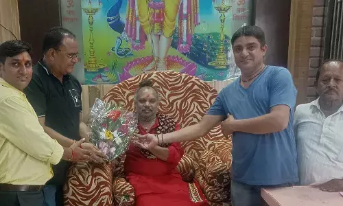 महंत बाबू गिरी महाराज को  जन्म दिन की बधाई देने वालों का लगा ताता