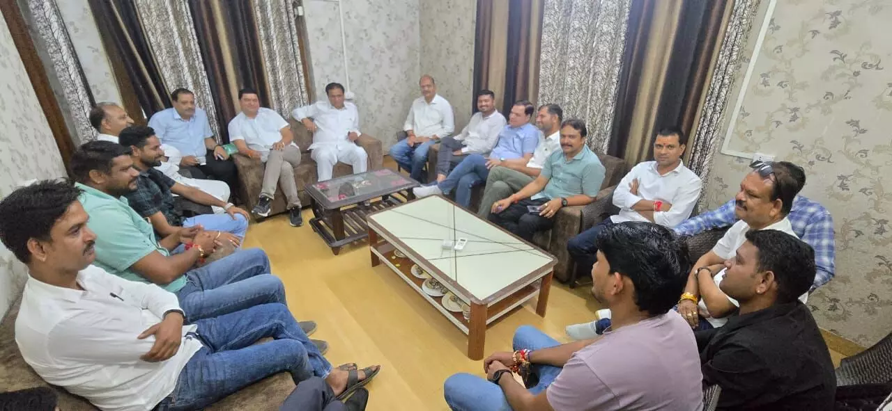 तैयारियों के संदर्भ में विधायक कृपलानी ने ली जनप्रतिनिधियों की बैठक, सौंपी जिम्मेदारी