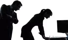 IAS अधिकारी पर महिला अफसरों का गंभीर आरोप: रात में वीडियो कॉल, धमकी और उत्पीड़न