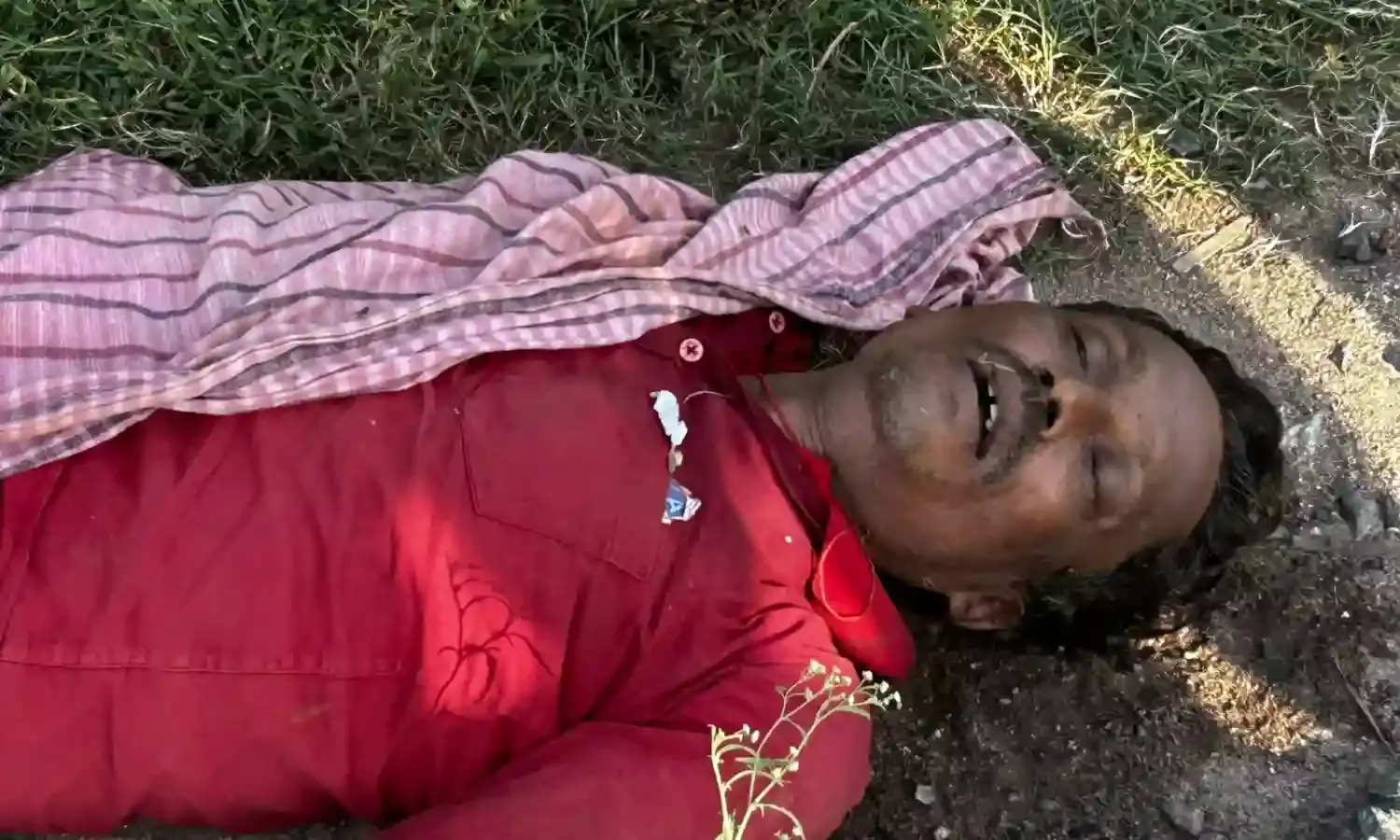 रायला रेलवे फाटक के पास युवक मिला मृत,परिजनों के आने के बाद आज होगा पोस्टमार्टम रायला रेलवे फाटक के पास युवक मिला मृत,परिजनों के आने के बाद आज होगा पोस्टमार्टम