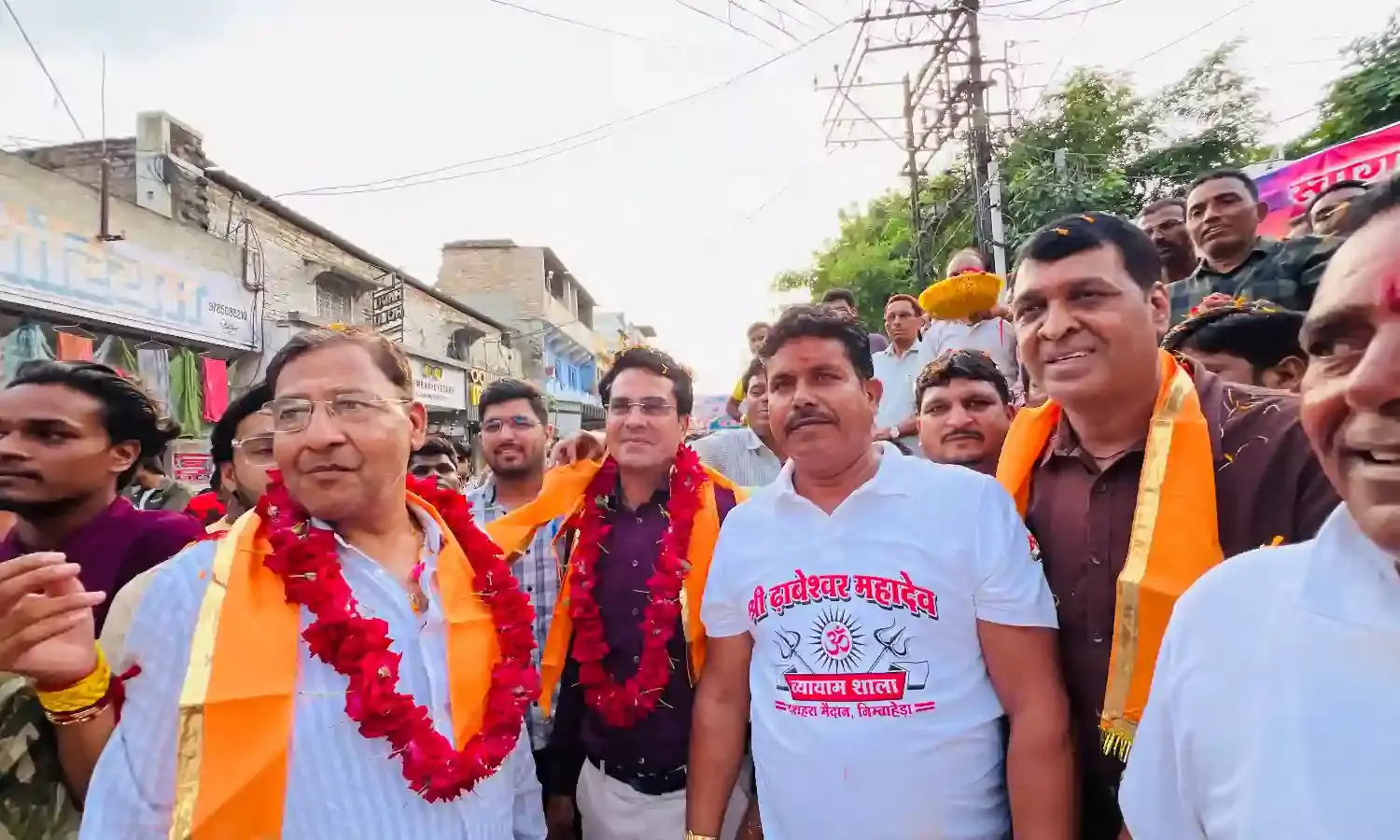 आंजना व शारदा ने अखाड़े में अपनी कला कौशल का प्रदर्शन किया