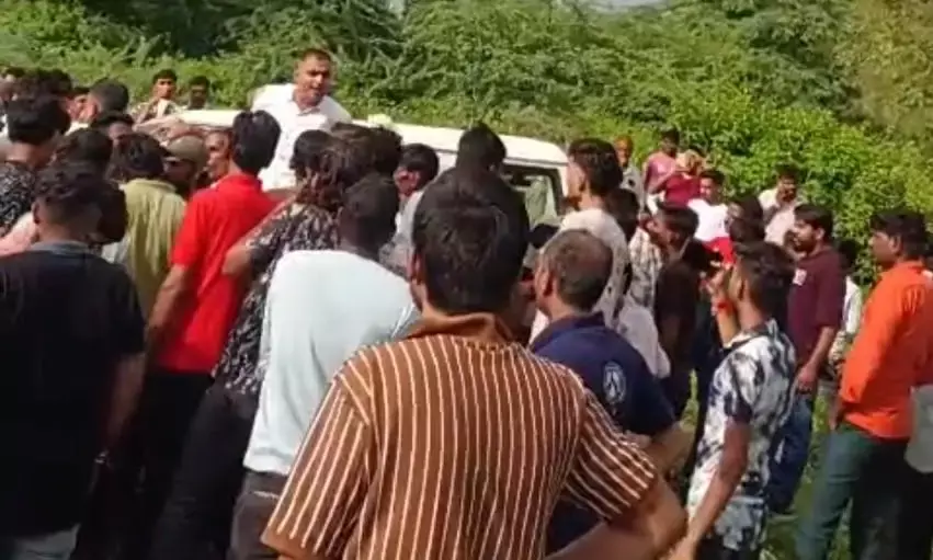 हमीरगढ़ चामुंडा माता मंदिर में चोरी करने वाले चोरों को ग्रामीणों ने पकड़ा,पुलिस से हुई नोकझोंक