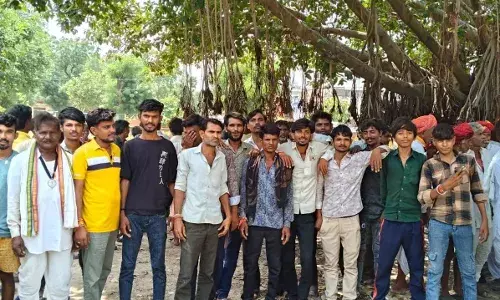 चारागाह भूमि से अतिक्रमण हटाने की मांग को लेकर ग्रामीणों ने तहसीलदार को ज्ञापन सौंपा