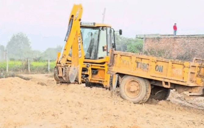बागोर और मांडल थाना क्षेत्रों में कोठारी नदी से जमकर हो रहा है र बजरी दोहन, कई लगे है रेत के ढेर बागोर और मांडल थाना क्षेत्रों में कोठारी नदी से जमकर हो रहा है र बजरी दोहन, कई लगे है रेत के ढेर