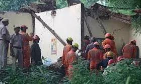 हुमायूं मकबरा परिसर में बड़ा हादसा: कमरे की छत गिरी, छह की मौत, चार घायल