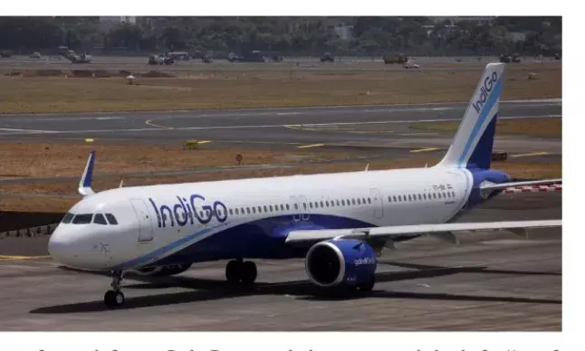 मुंबई  टला बड़ा हादसा, इंडिगो के विमान का पिछला हिस्सा रनवे से टकराया