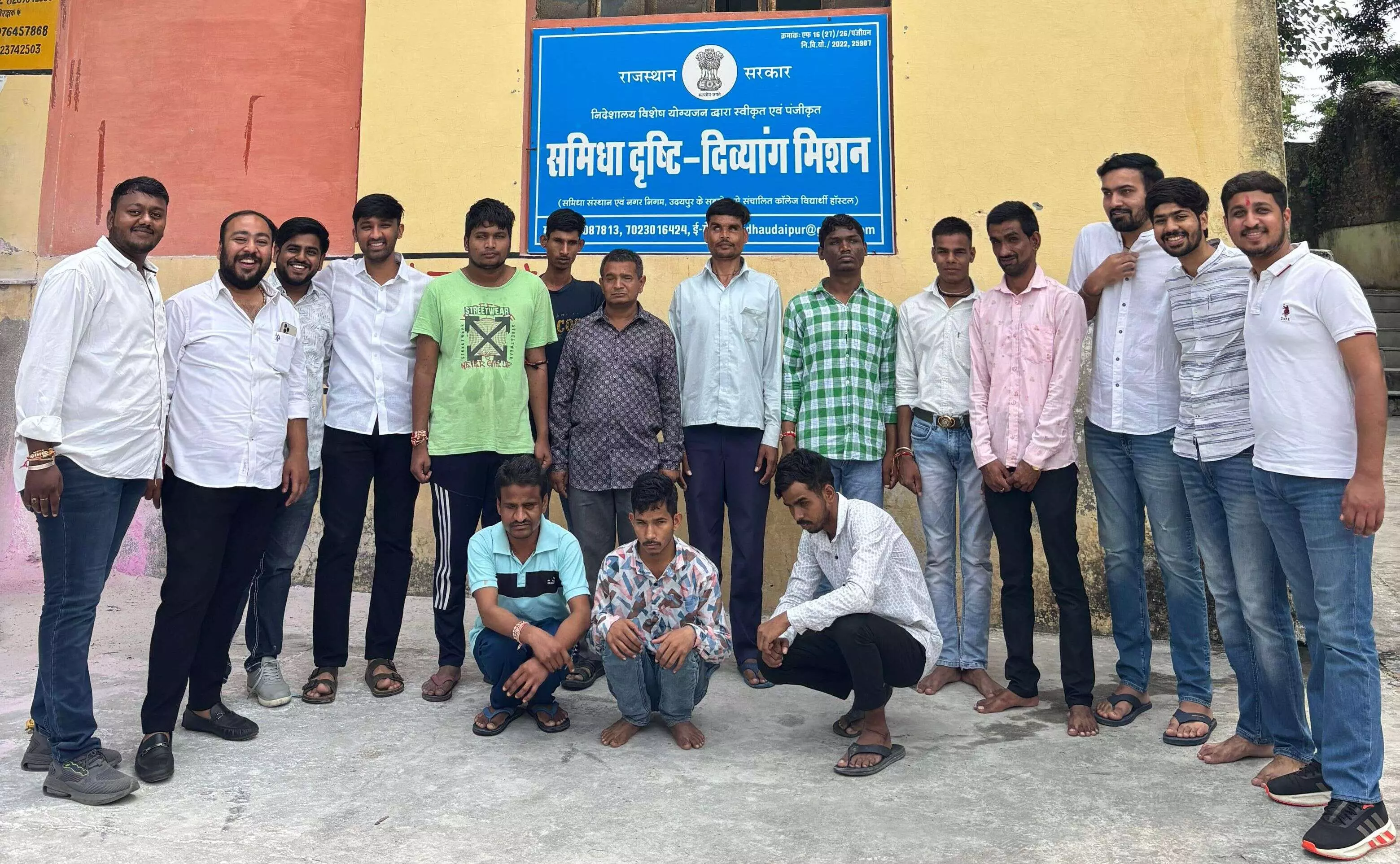 बीजेएस यूथ विंग ने फूड ड्राइव के तहत 2 जगह पर 425 बच्चों को कराया भोजन बीजेएस यूथ विंग ने फूड ड्राइव के तहत 2 जगह पर 425 बच्चों को कराया भोजन