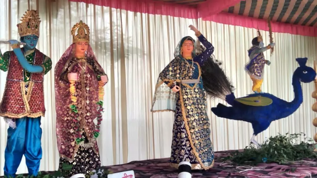 नौगांवा धाम में श्री कृष्ण जन्माष्टमी महोत्सव की धूम, वृंदावन की झांकियों ने मोहा मन, 17 को भी होंगे विशेष कार्यक्रम नौगांवा धाम में श्री कृष्ण जन्माष्टमी महोत्सव की धूम, वृंदावन की झांकियों ने मोहा मन, 17 को भी होंगे विशेष कार्यक्रम