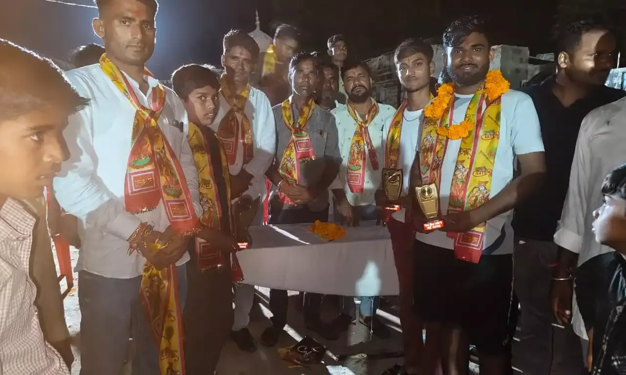 मटकी फोड़ कार्यक्रम में विष्णु रहे प्रथम मटकी फोड़ कार्यक्रम में विष्णु रहे प्रथम