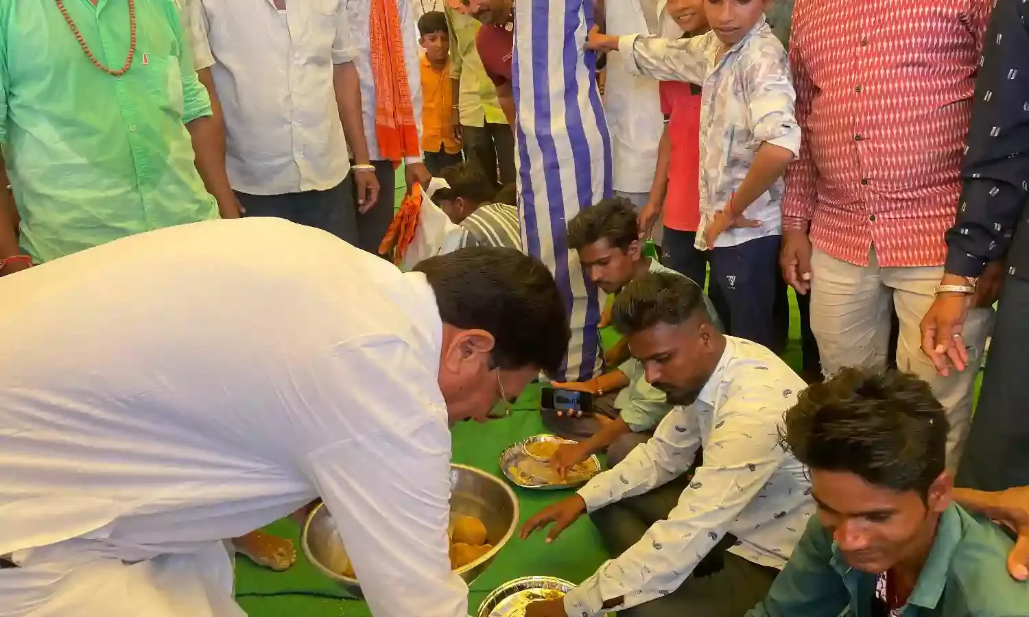 पूर्व सहकारिता मंत्री उदयलाल आंजना ने राम रसोडे में हुए सम्मिलित