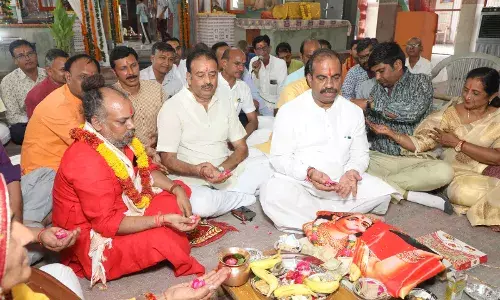 गूंजे भगवान के जयकारे, भक्तिपूर्ण माहौल में पूजा कर धर्म ध्वजा की स्थापना