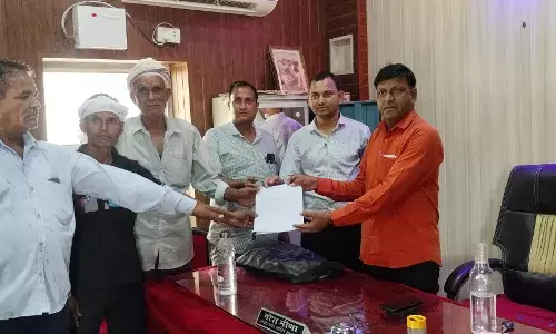 ग्राम बिन्धयाभाटा में शिक्षा व्यवस्था पर सवाल, प्रधानाध्यापिका व शिक्षक के तबादले की उठी मांग