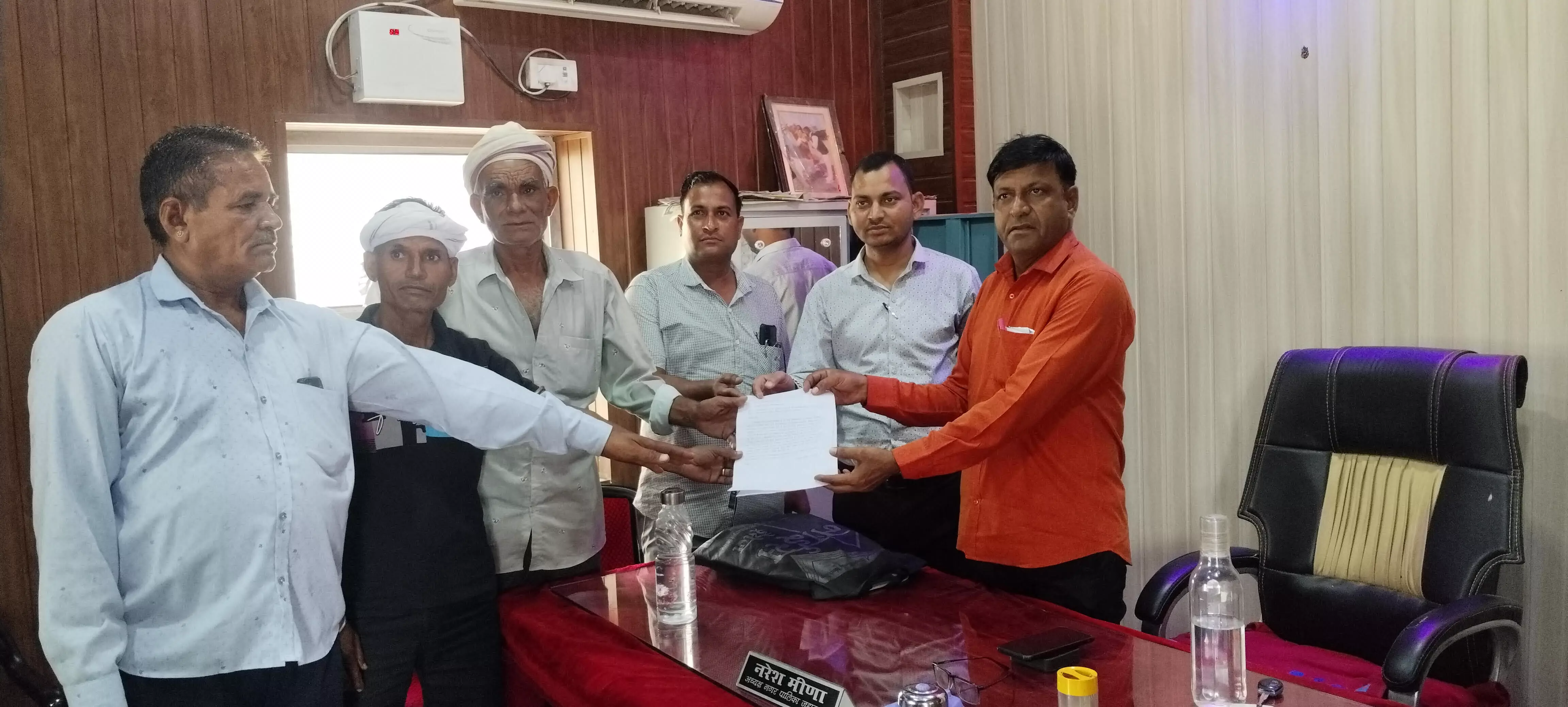 ग्राम बिन्धयाभाटा में शिक्षा व्यवस्था पर सवाल, प्रधानाध्यापिका व शिक्षक के तबादले की उठी मांग