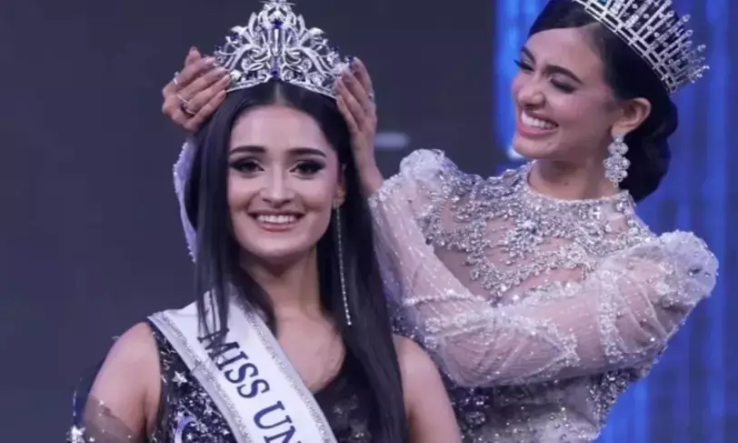 राजस्थान की बेटी मनिका विश्वकर्मा के सिर सजा मिस यूनिवर्स इंडिया 2025 का ताज राजस्थान की बेटी मनिका विश्वकर्मा के सिर सजा मिस यूनिवर्स इंडिया 2025 का ताज