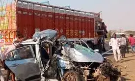 रत्नागिरी में  ऑटो रिक्शा और ट्रक को मारी टक्कर; 5 की मौत