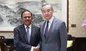 चीनी विदेश मंत्री वांग यी ने NSA अजीत डोभाल से की मुलाकात, भारत-चीन सीमा विवाद समेत कई मुद्दों पर हुई बात